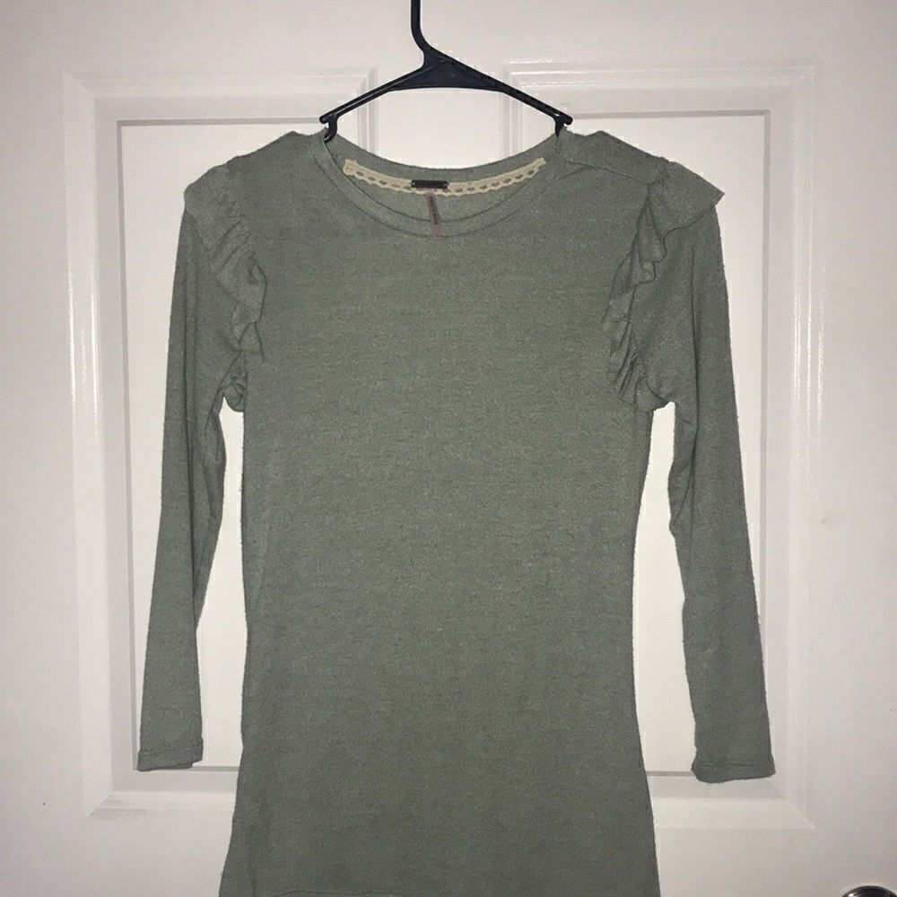 🌸3/$15.00🌸Poof Girl Gray Top 